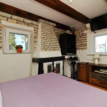 Authentic Stone House Sun Rise *